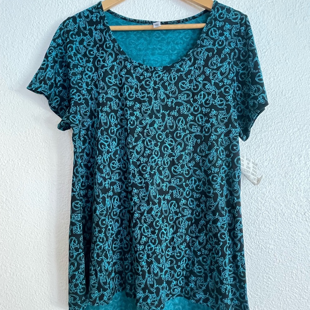 LulaRoe Classic T - XL
